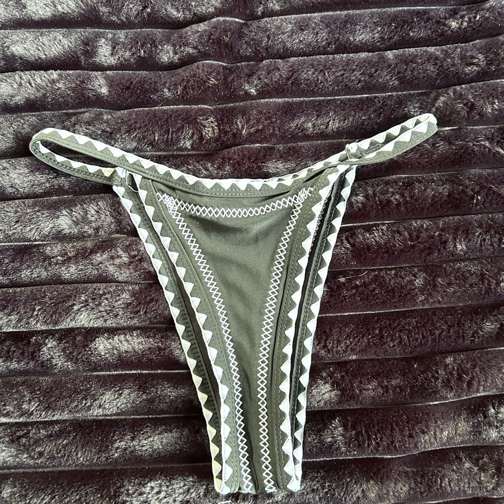 Swim suit bottoms